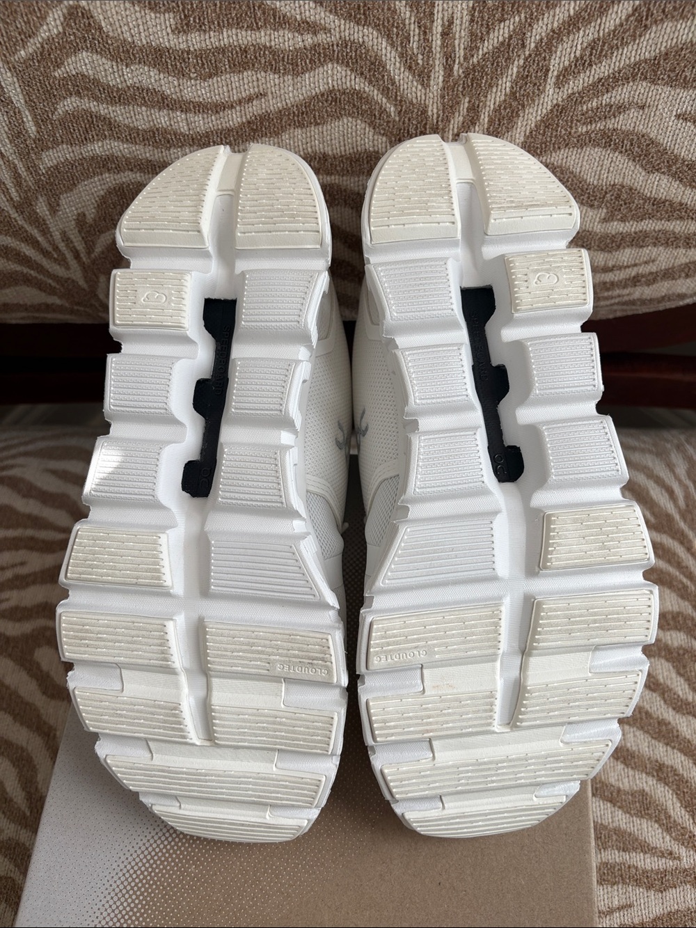 Women’s Cloud 6 White in Box! - Picture 8 of 13